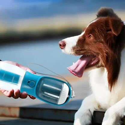 Taza de agua para perros, comedero y bolsa de basura tres en uno, portátil, pequeña y multifuncional para mascotas.